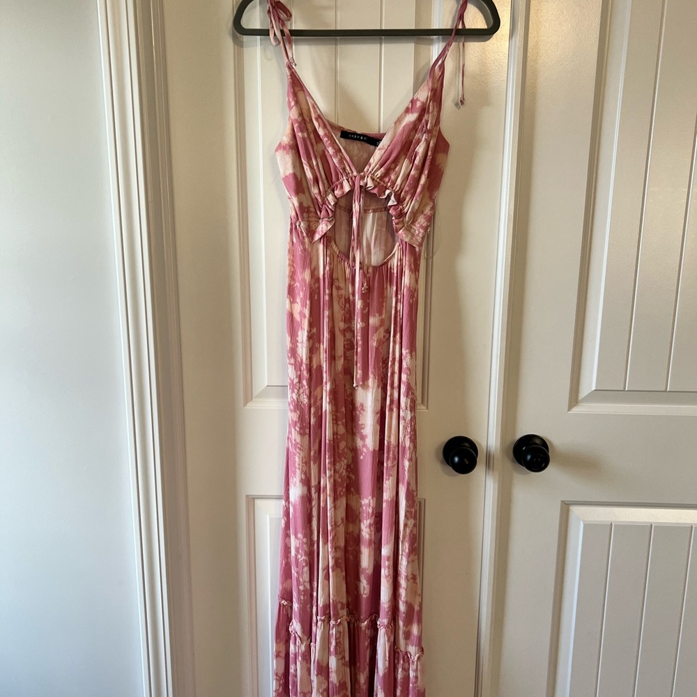 Elegant Pink Tie-Dye Maxi Dress